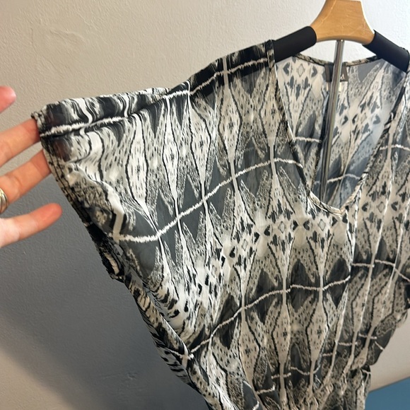 Blouse - Picture 2 of 5